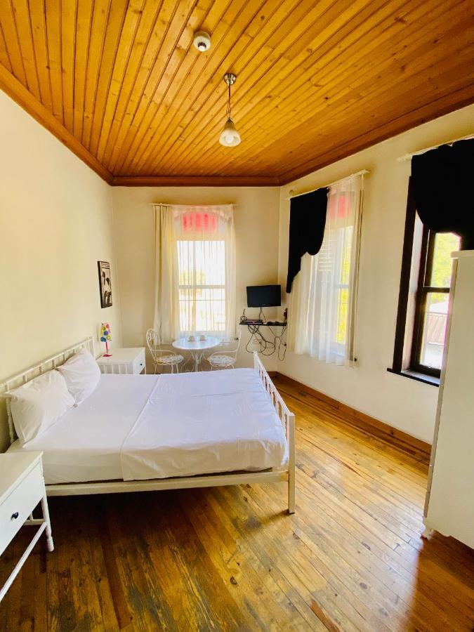 Pastor Historical Apart-Hotel The Gulf Of Esmirna Exterior foto